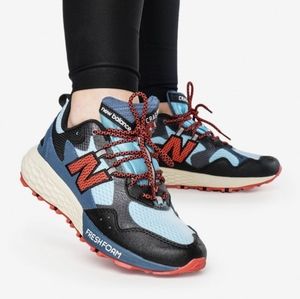 New Balance Fresh Foam CRAG TR Women's Size 8 Blue red + white NWOT